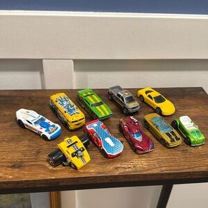 Bundle of 10 Hotwheels / unbranded From year early 2000's